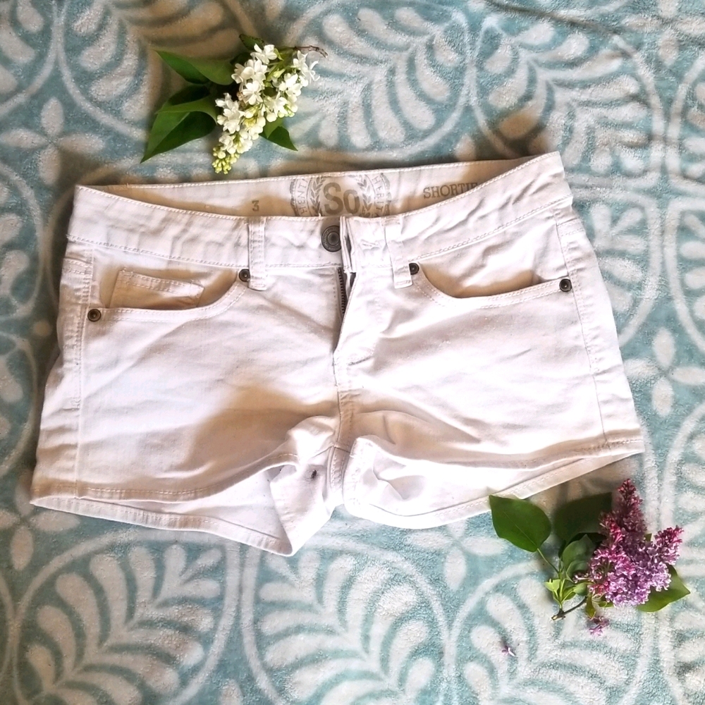 Kohl's SO Shortie White Jean Shorts Sz 3